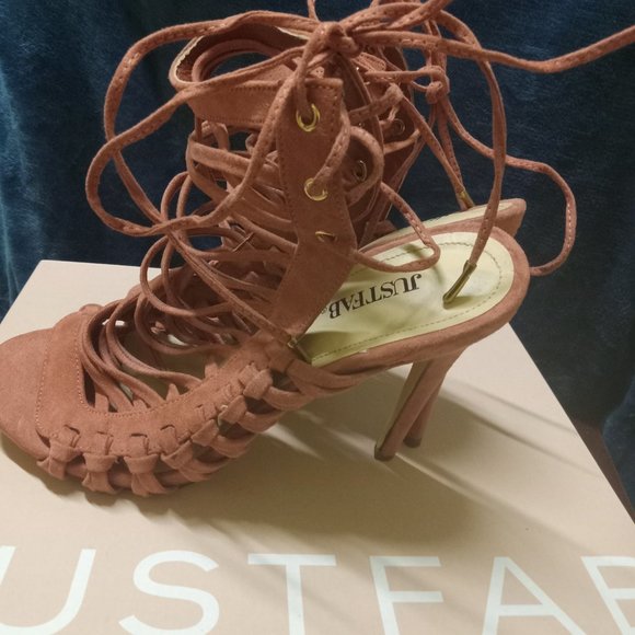 Heels - Picture 4 of 4